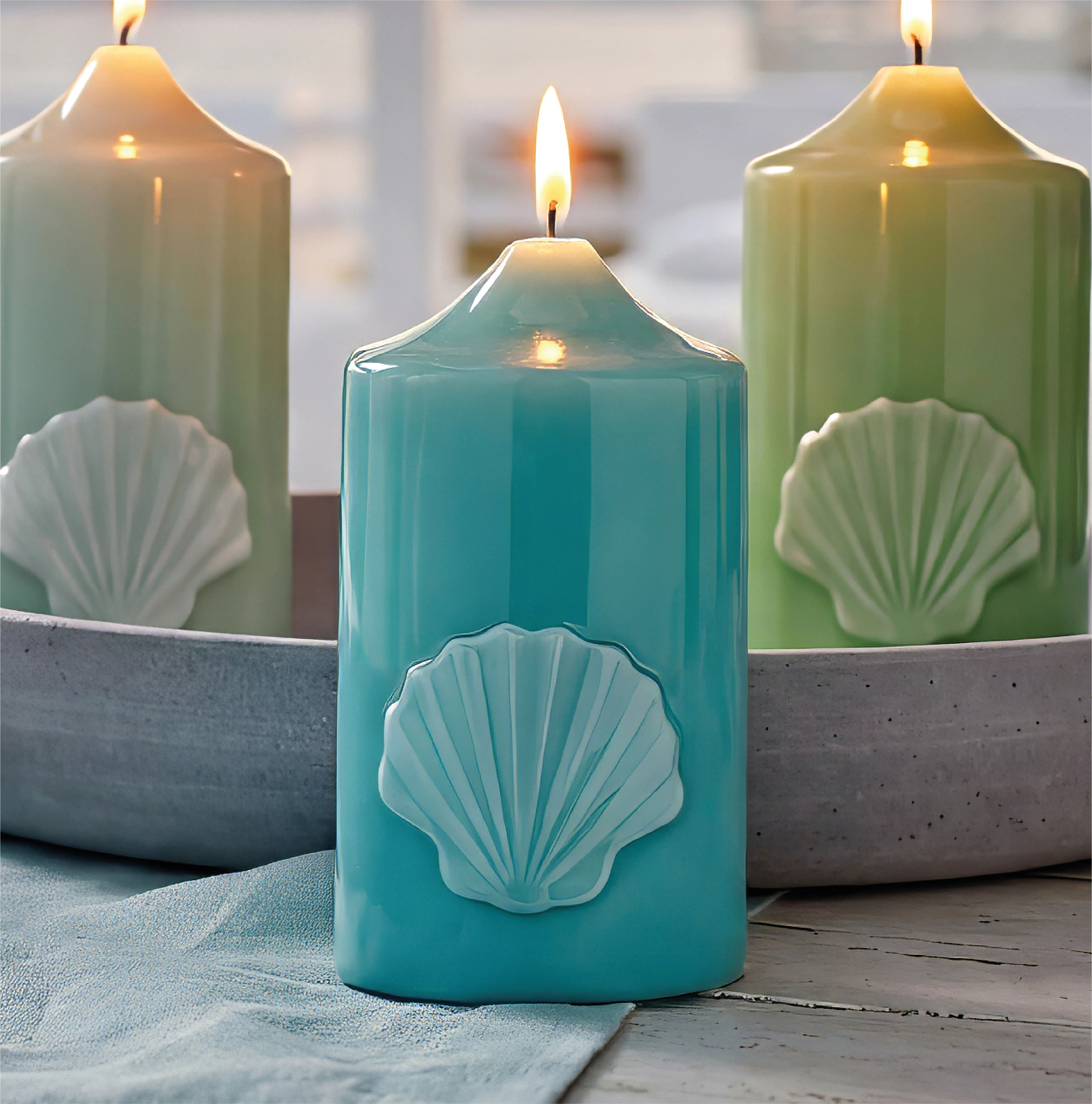 Stumpenkerze mit Muschel Glanz-Lack